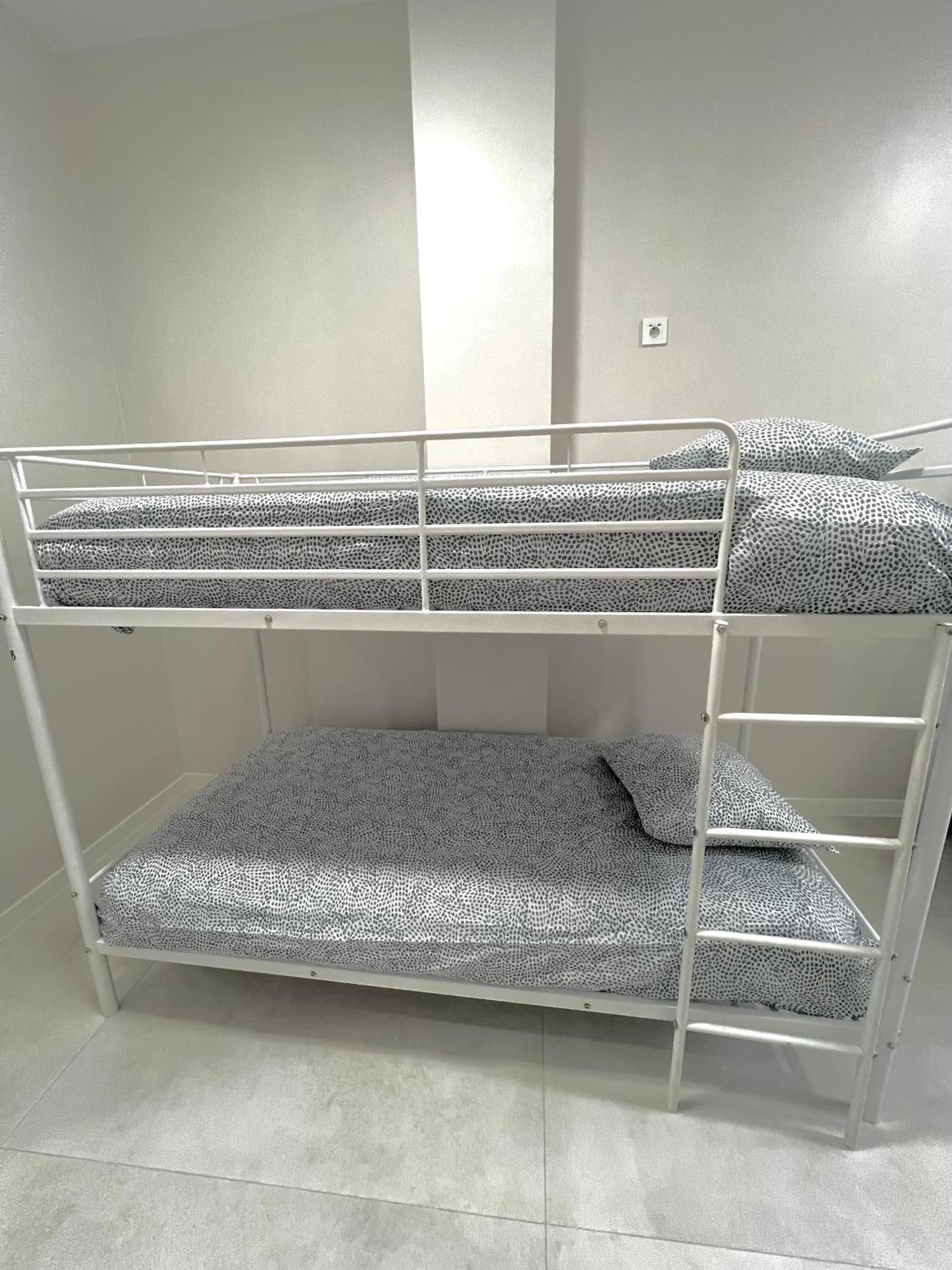 Hostel Oasis マドリード エクステリア 写真